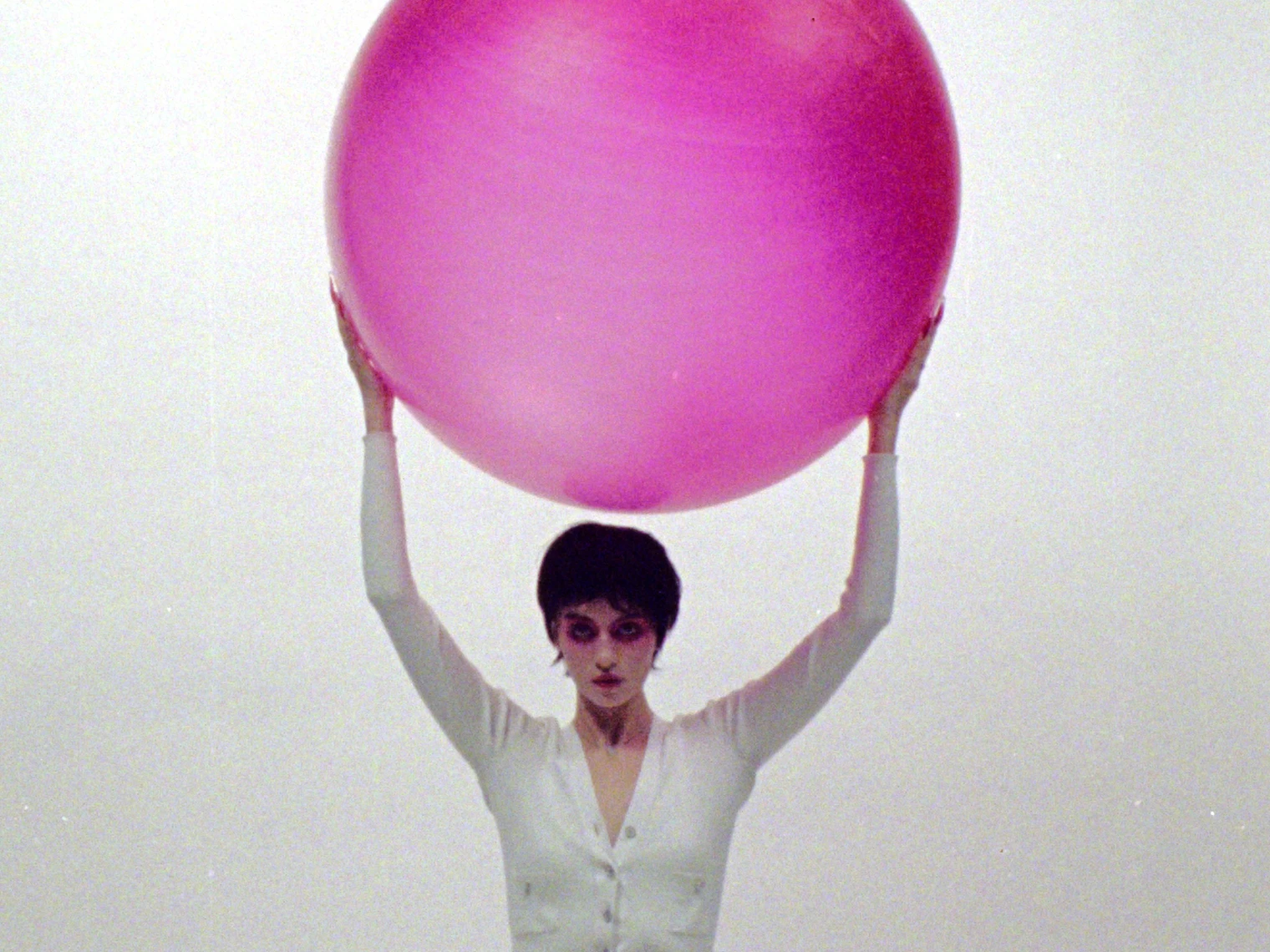 Vogue CS / Krasa se Nehleda — Vogue_Chanel_Editorial_V5.5_PRORES.00_00_08_15.Standbild013.jpg